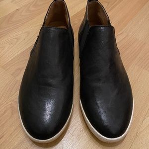 Frye , Melanie Chelsea shoes